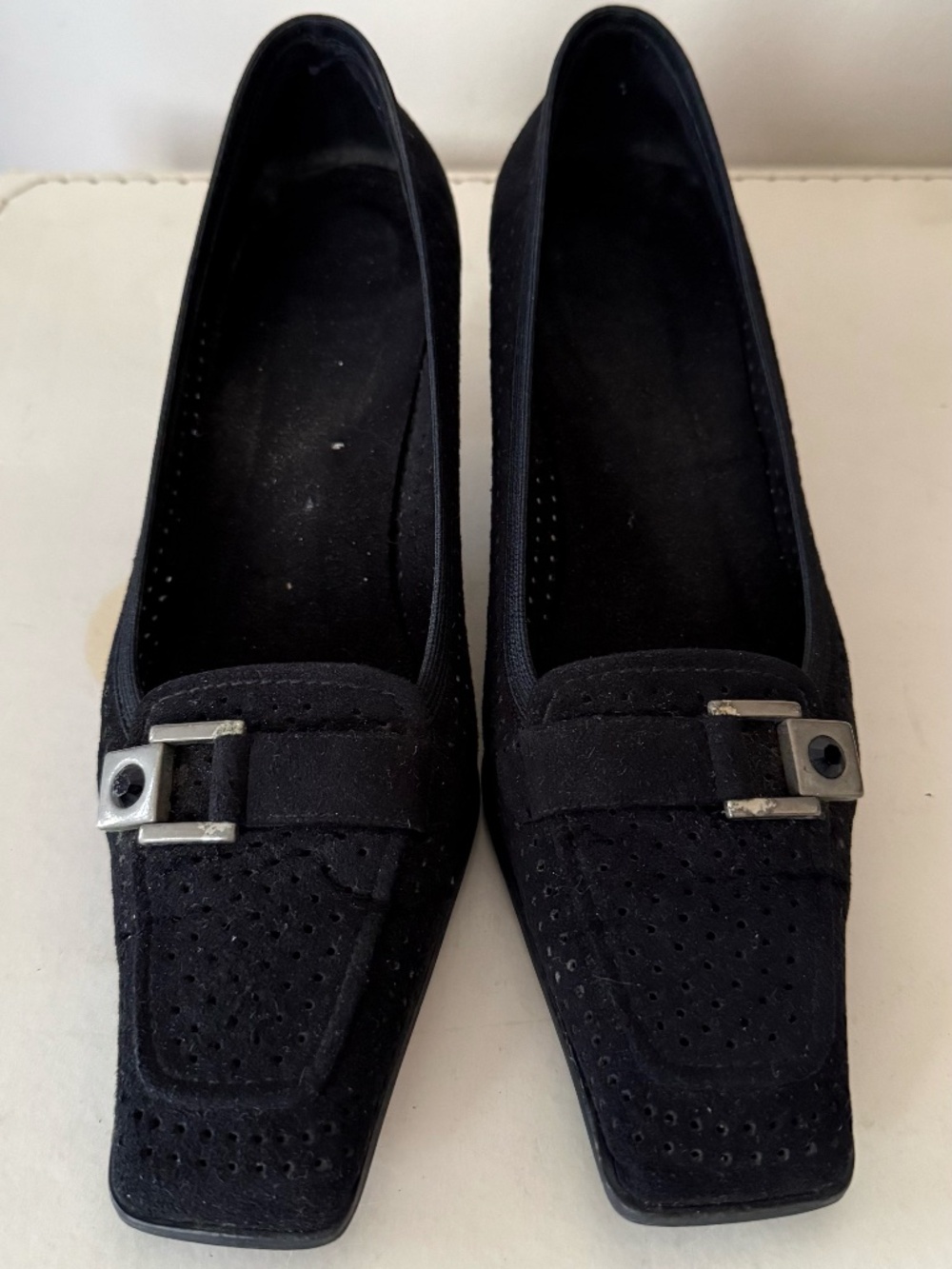 STUART WEITZMAN BLACK PERFORATED SUEDE KITTEN HEELS WOMEN'S SHOES SIZE 6